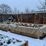 Hochbeet im Winter abdecken